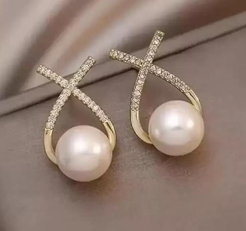 Chic & Classy ā Korean-Inspired Pearl Studs with Stone Detailing