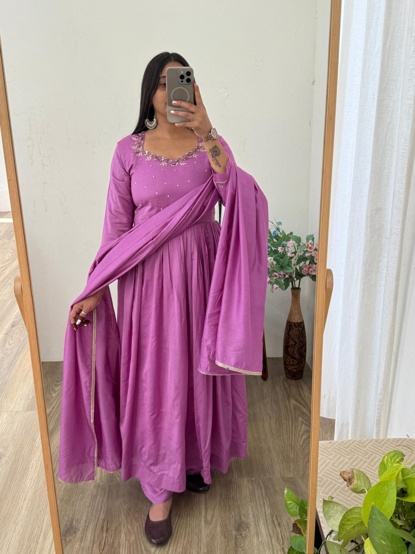 Presenting Elegant Partywear in Pure Mul Chanderi