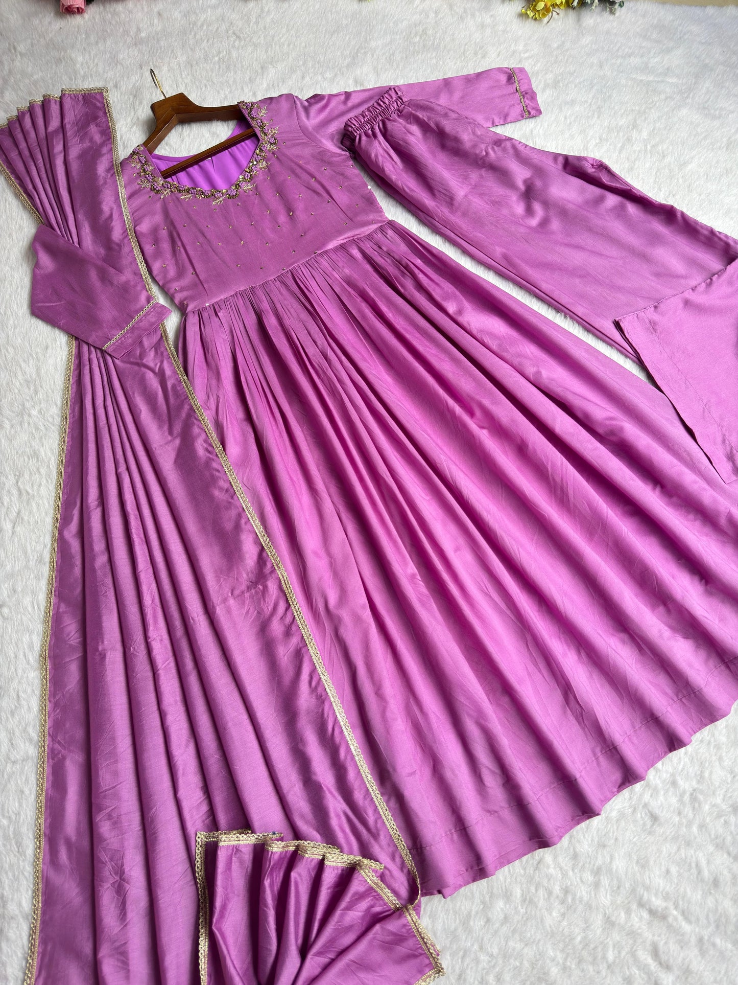 Presenting Elegant Partywear in Pure Mul Chanderi