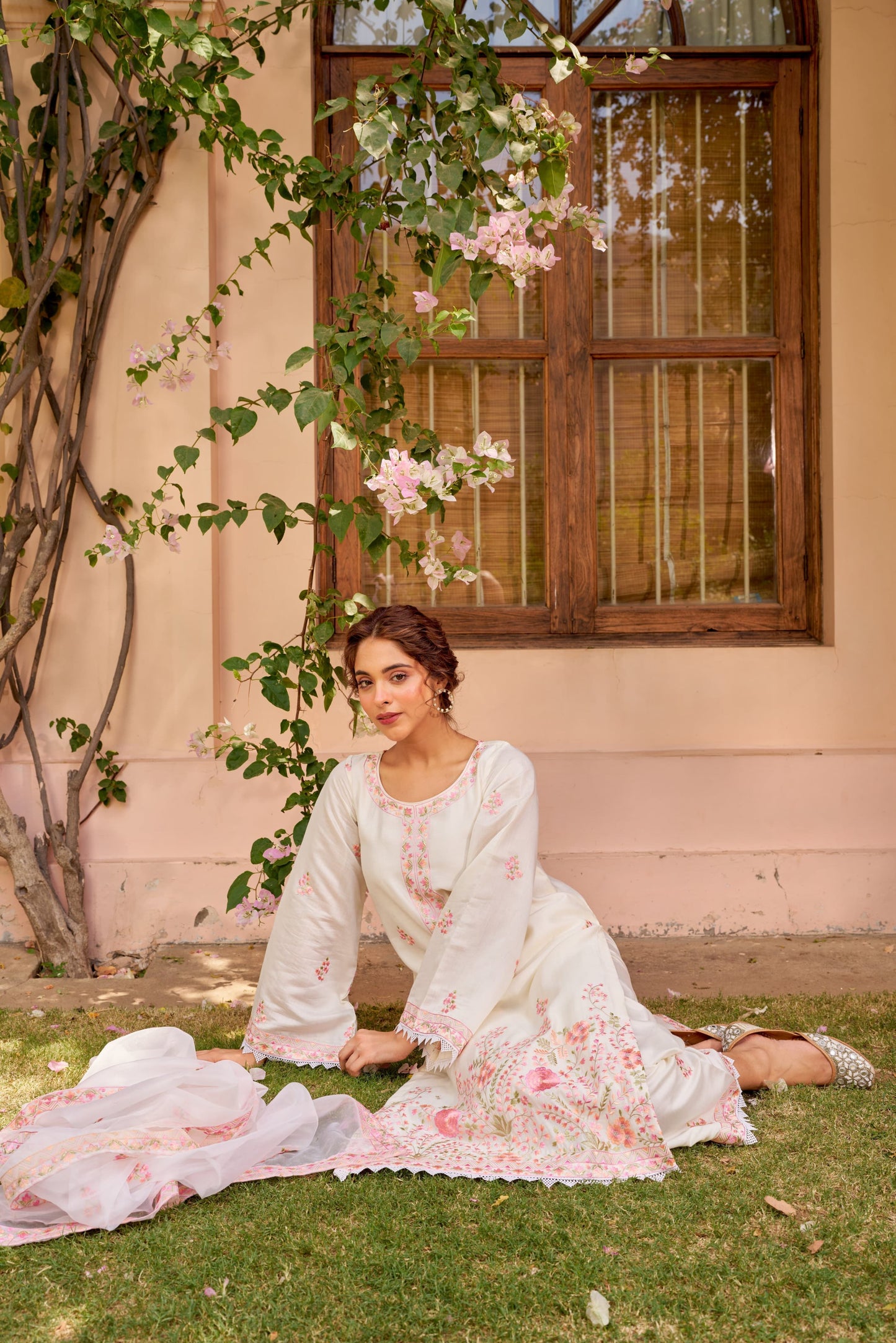 Ivory White Chanderi Embroidered Suit Set ✨