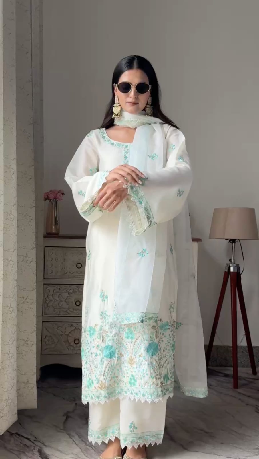 Ivory White Chanderi Embroidered Suit Set ✨