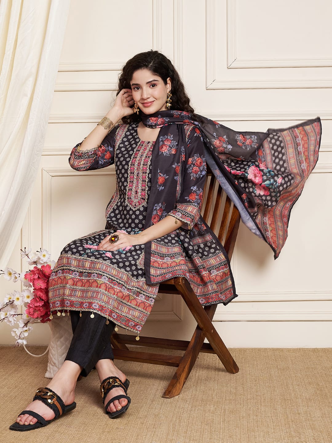 Elegant Black Floral Printed Kurta Set with Dupatta β Ethnic Chic Collection