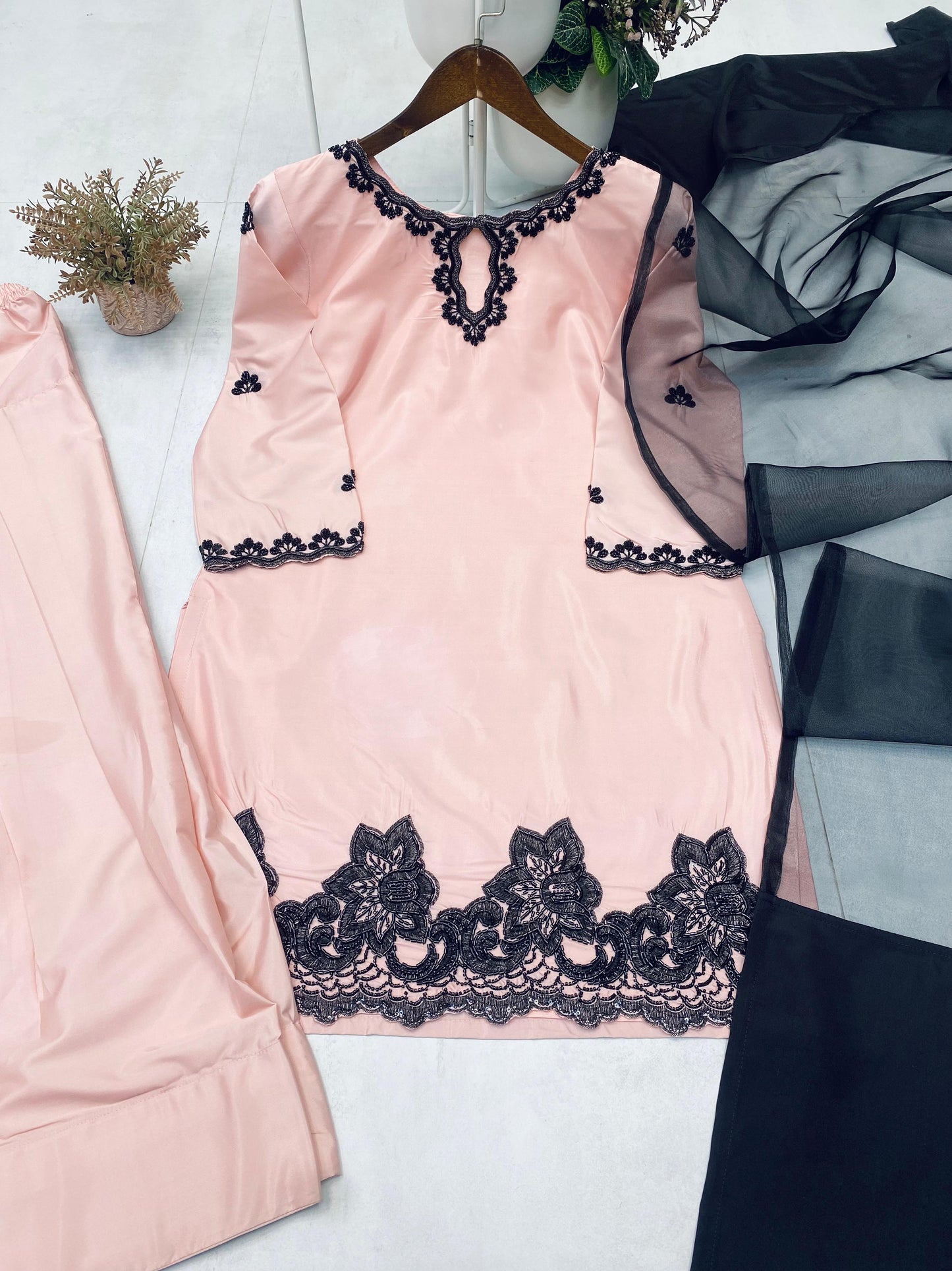 "Zarina β Luxe Farsi Salwar Set"