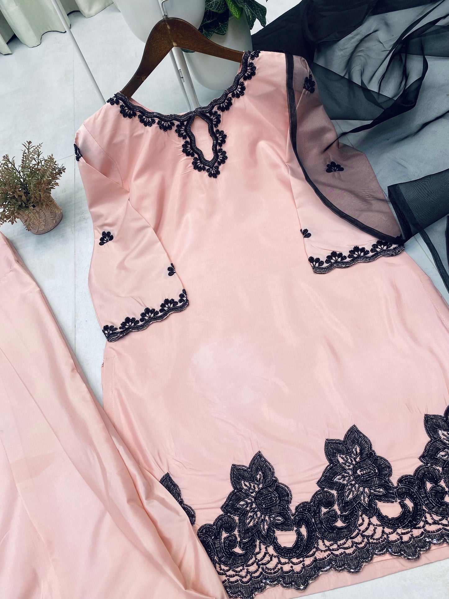 "Zarina β Luxe Farsi Salwar Set"