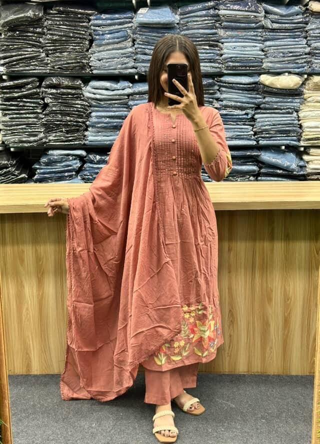 Noor-E-Nazaakat Printed Grace Kurta Set”