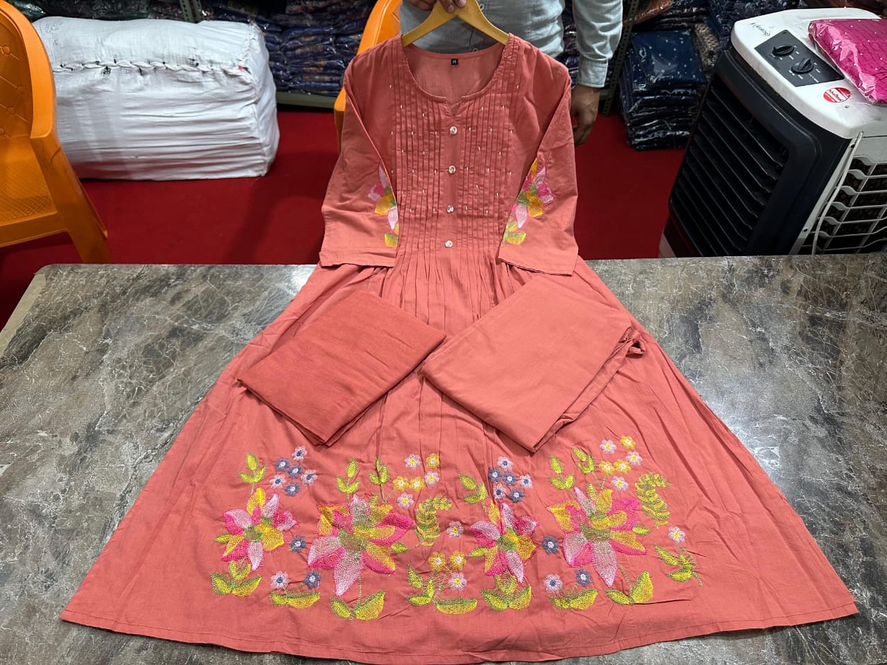 Noor-E-Nazaakat Printed Grace Kurta Set”