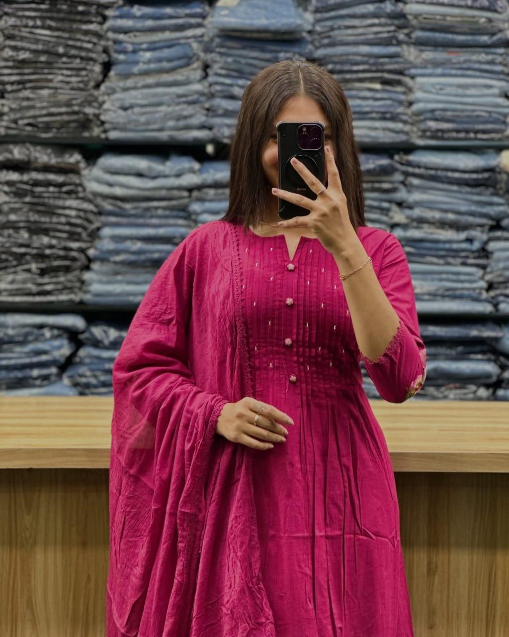 Noor-E-Nazaakat Printed Grace Kurta Set”