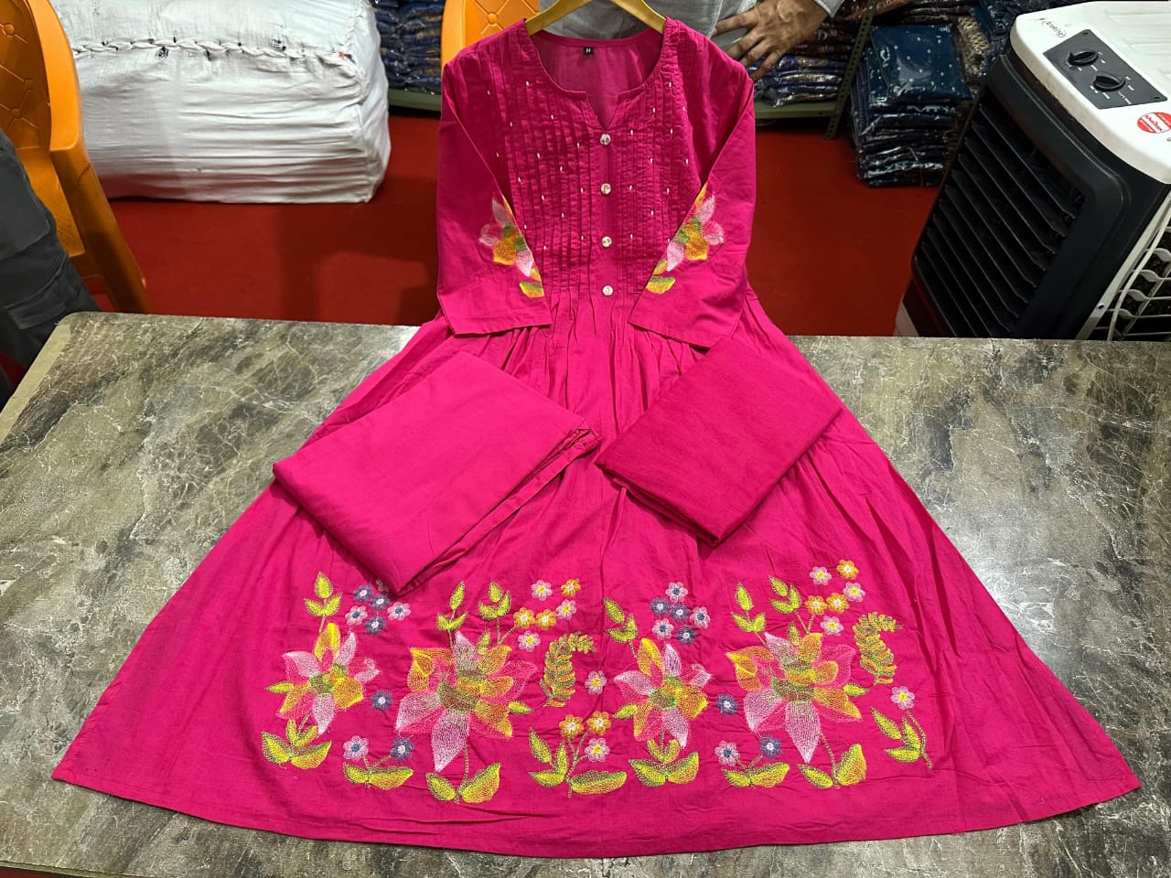 Noor-E-Nazaakat Printed Grace Kurta Set”