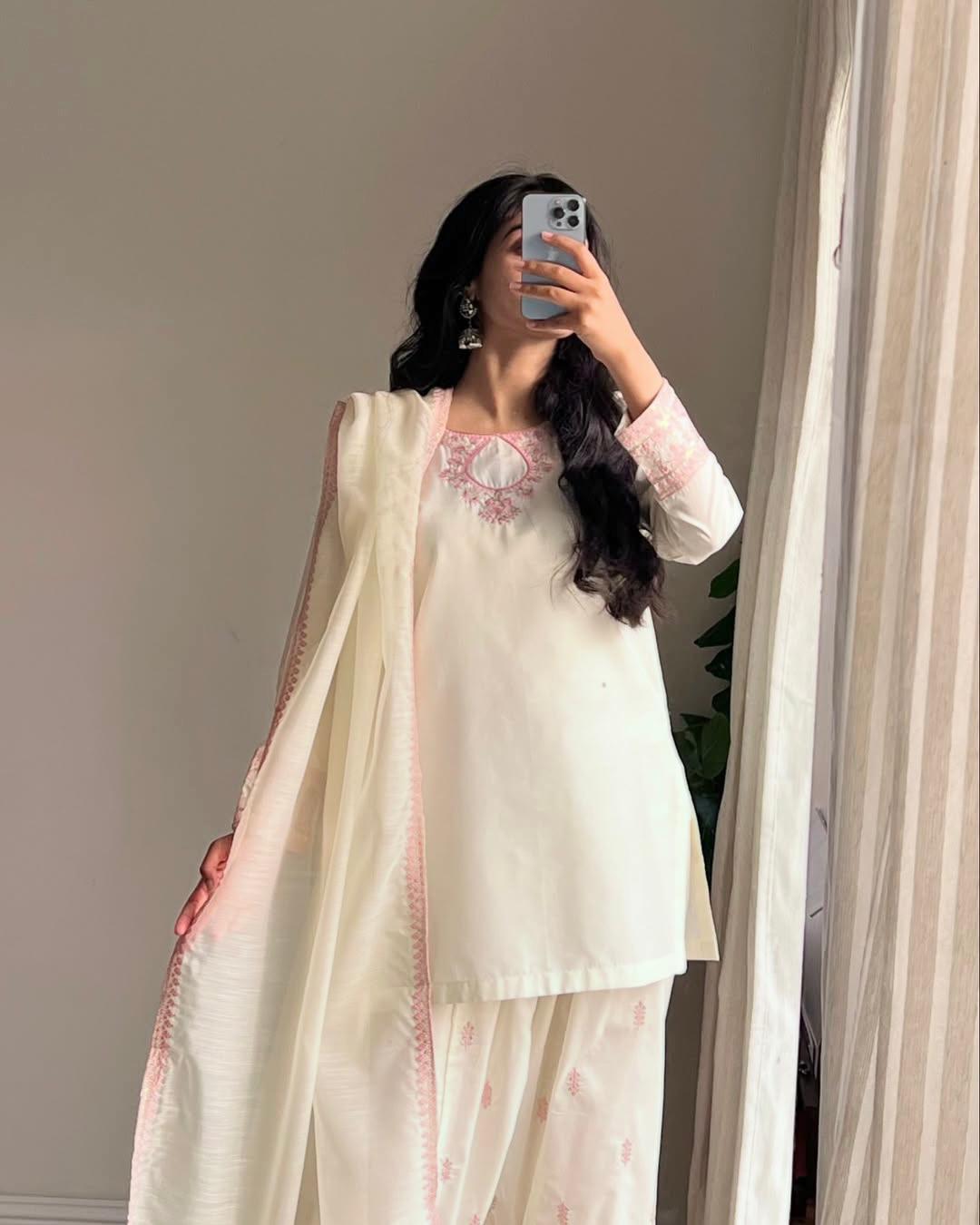 Royal Elegance โ Designer Party Wear Set with Farshi Salwar