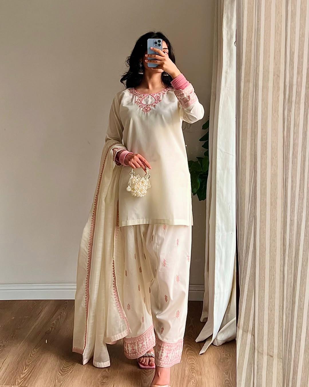 Royal Elegance โ Designer Party Wear Set with Farshi Salwar