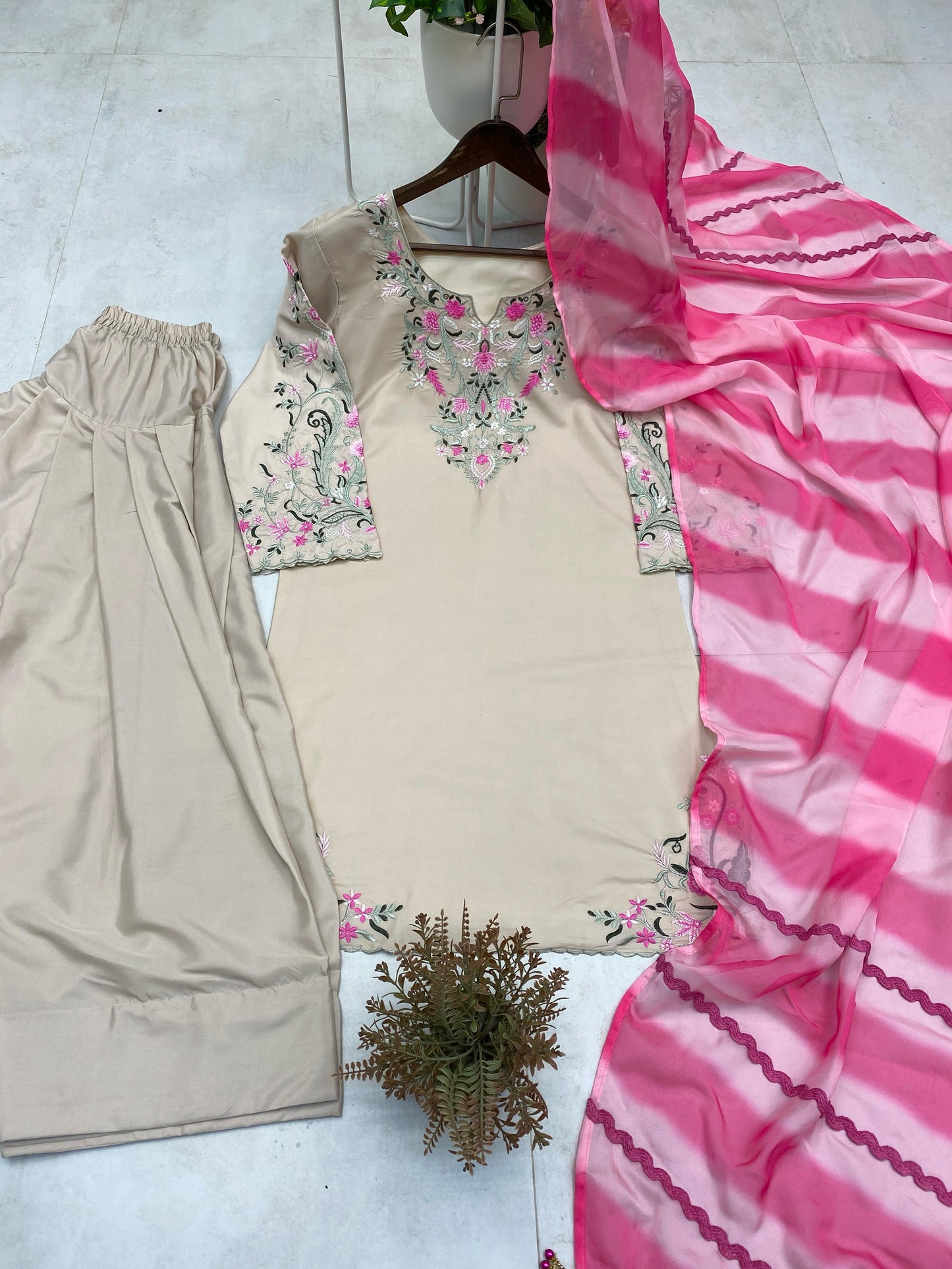 Designer Wear Exclusive Farsi Salwar Suit Set ✨
