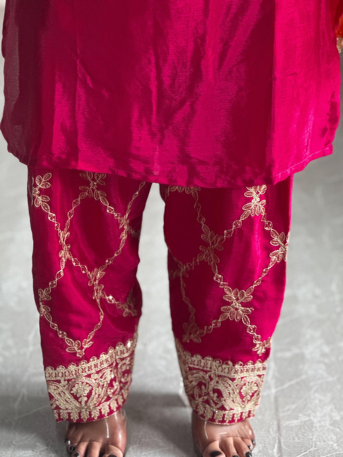 Premium Chinon Silk Kurti & Farsi Salwar Set with Dupatta ๐บ