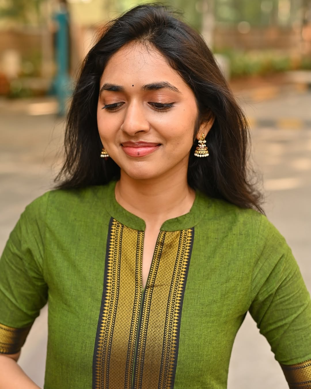 "Chanderi Elegance Suit Set with Pearl Moti Mala – 3 Piece Combo"