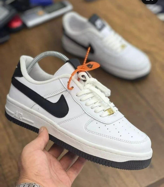 NIKE SNEAKER SHOES