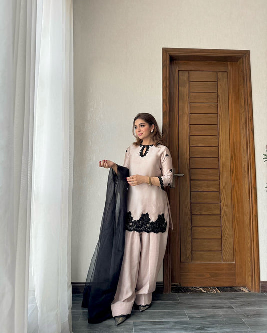 "Zarina – Luxe Farsi Salwar Set"