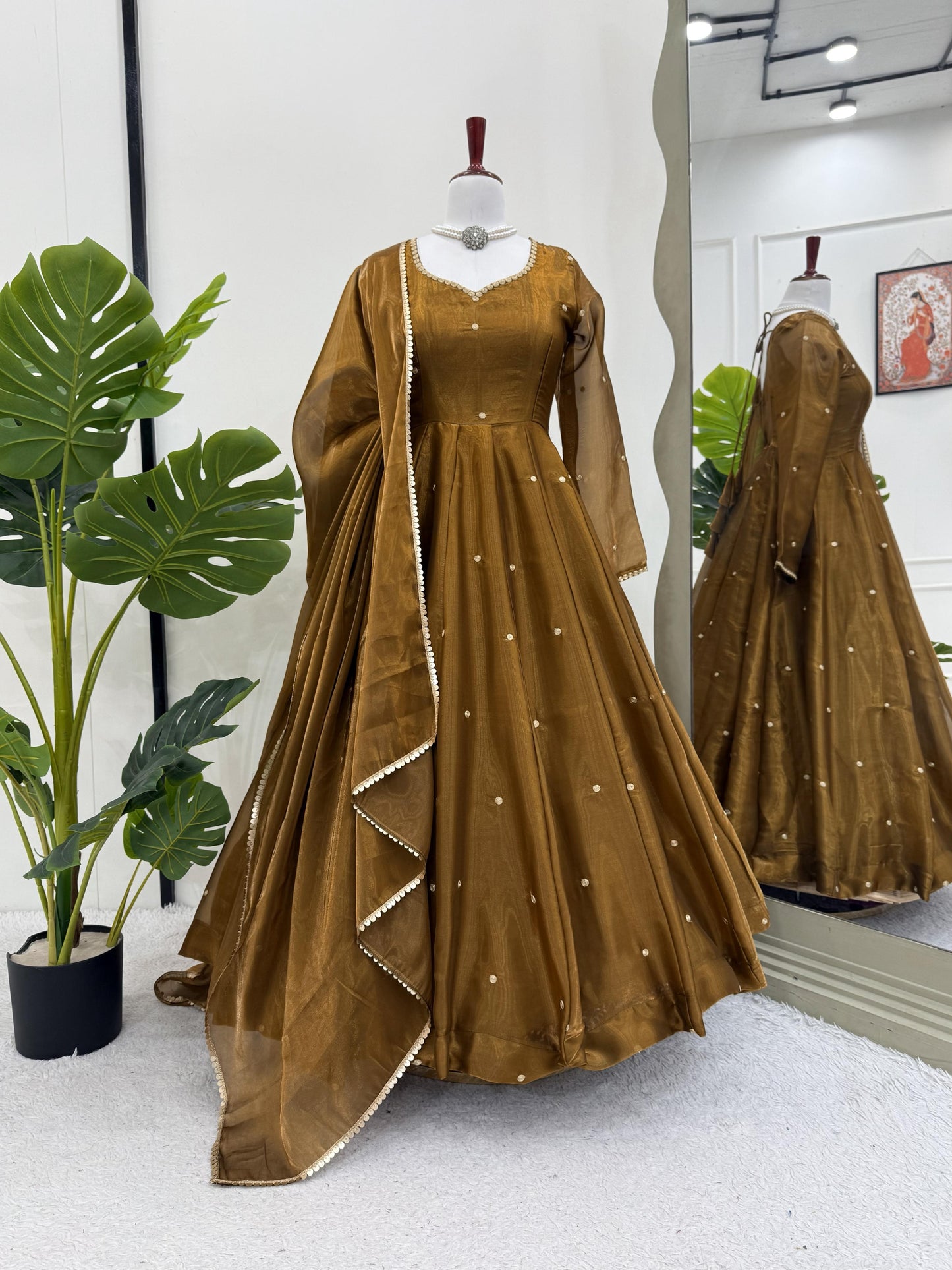"Noorani – Elegant Jimi Choo Ethnic Set"