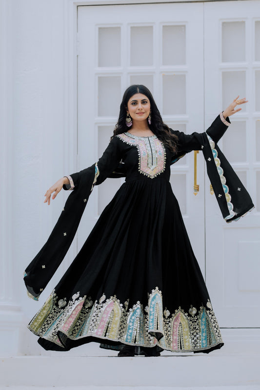 Heavy Designer Party Wear Gown with Dupatta 💫